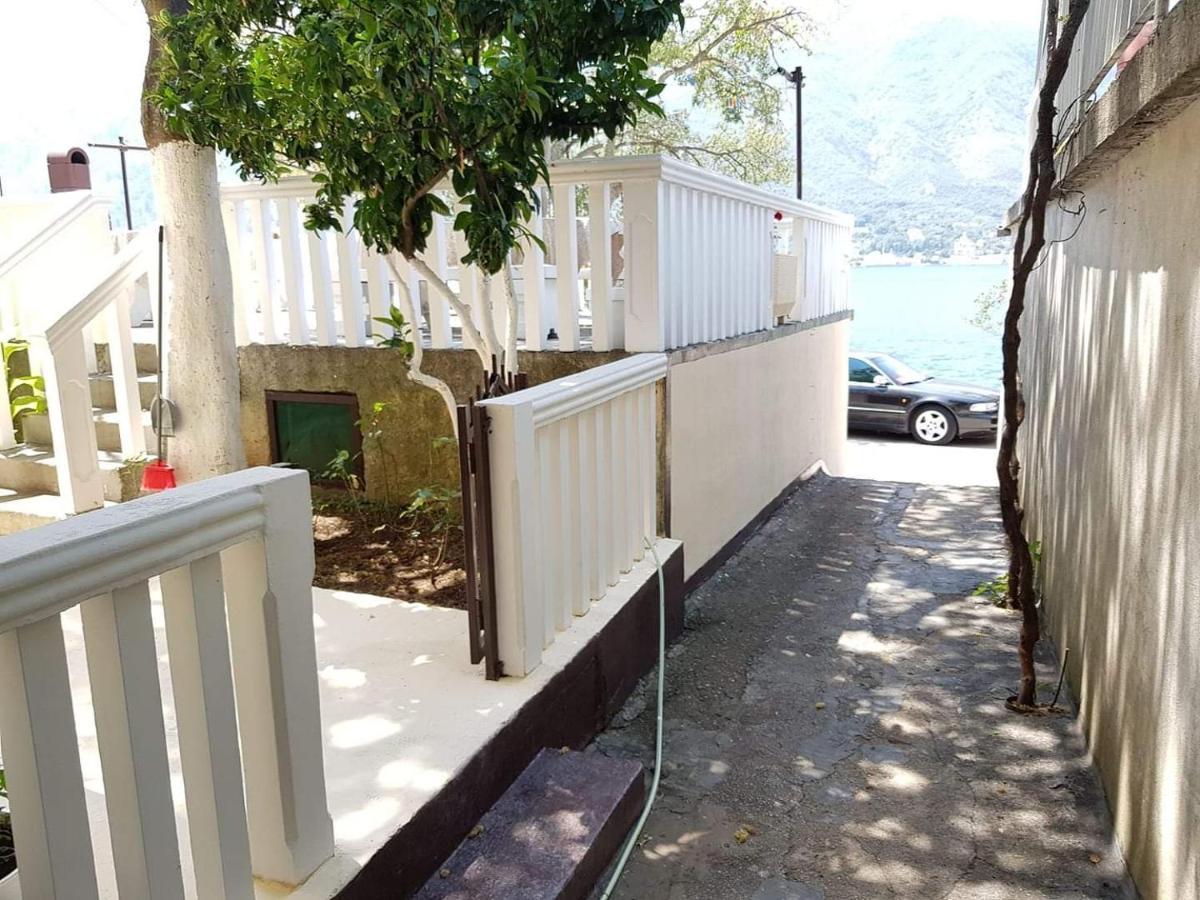 Montenegro Apartments - Private Beach Kotor Dış mekan fotoğraf