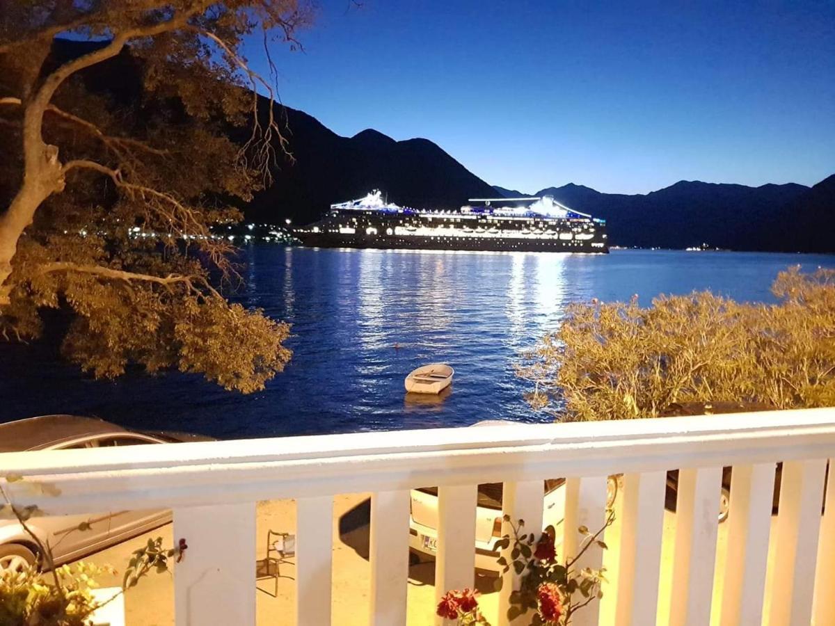 Montenegro Apartments - Private Beach Kotor Dış mekan fotoğraf